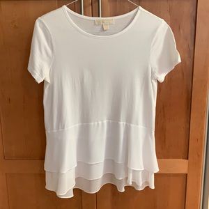 Michael Kors PM white short sleeve ruffled bottom shirt